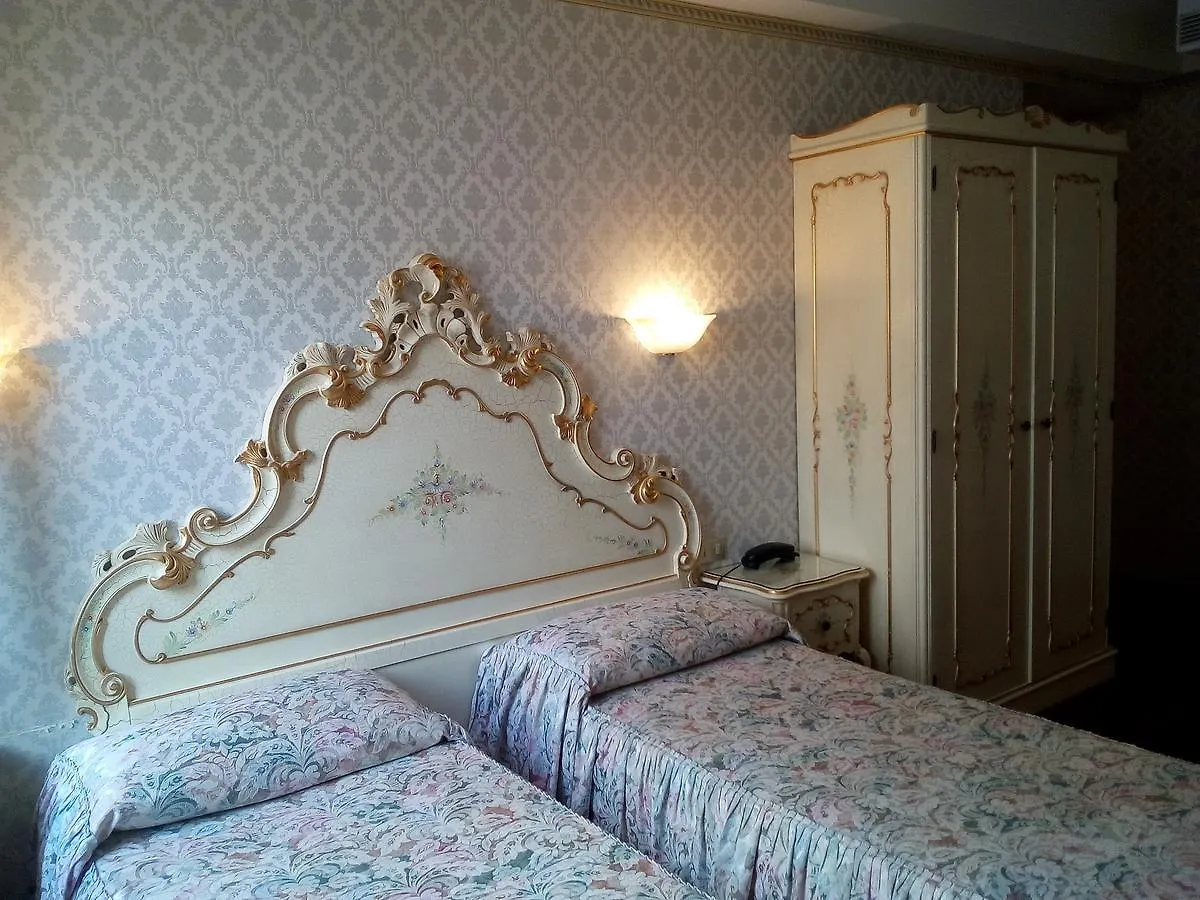 ***  Hotel Citta Di Milano Venecia Italia