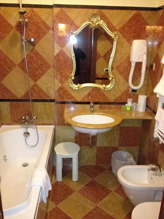 Hotel Città Di Milano Venezia 3*,  Italia